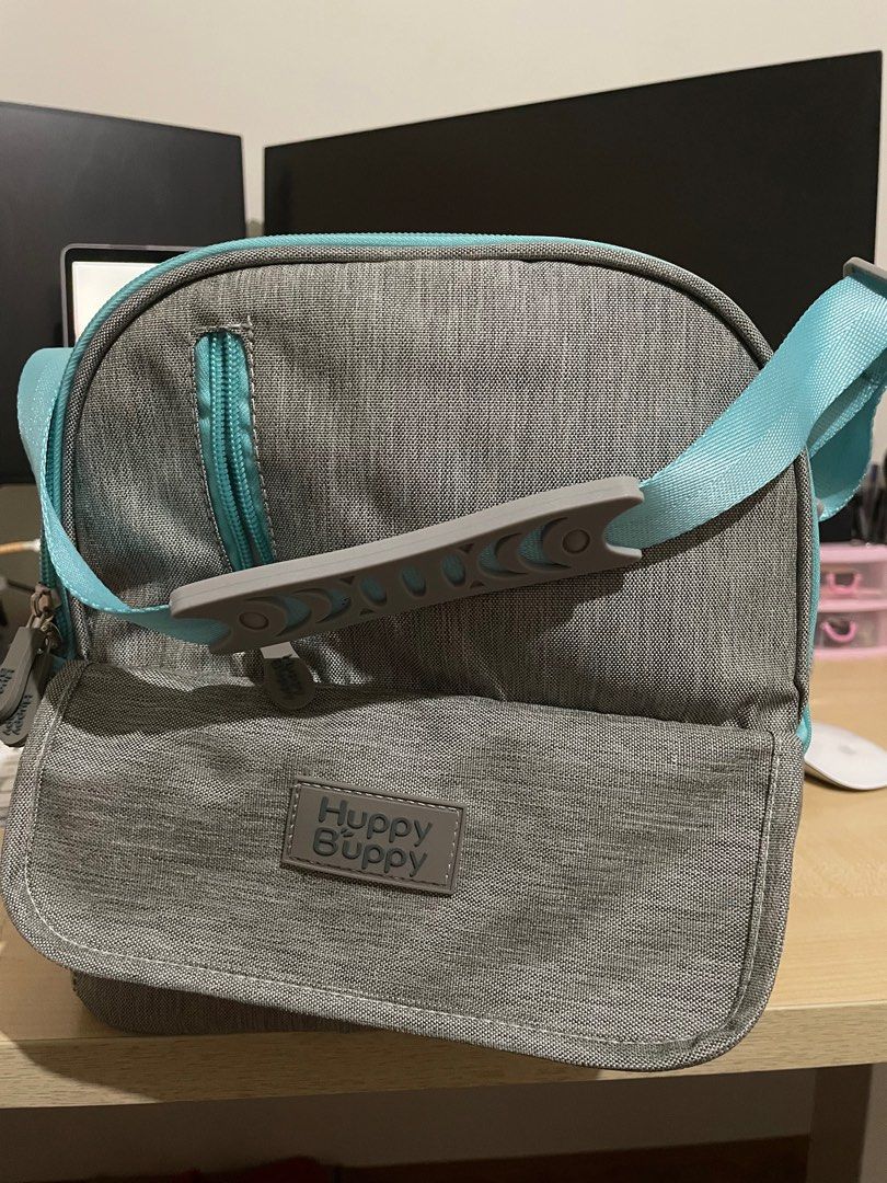 Breastmilk Cooler Bag with Ice brick (Category: Breastfeeding & Bottle Feeding) located in Makati City. Submitted by decklattering (Listing ID 1253983657, Image 3). Description: Huppy Buppy Used Twice since Im working from home Three ice brick free. Hanapin ko pa 🤪.