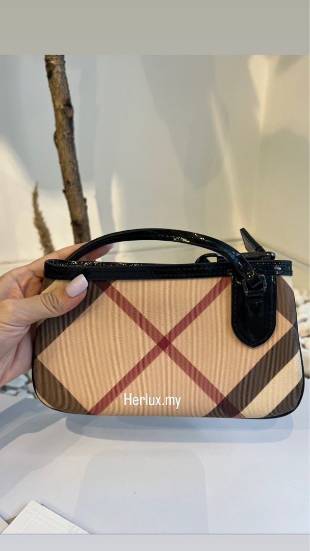 Burberry small pouch discount