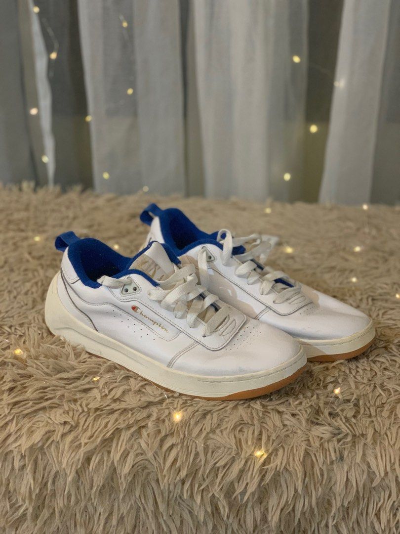 Champion store shoes 9's
