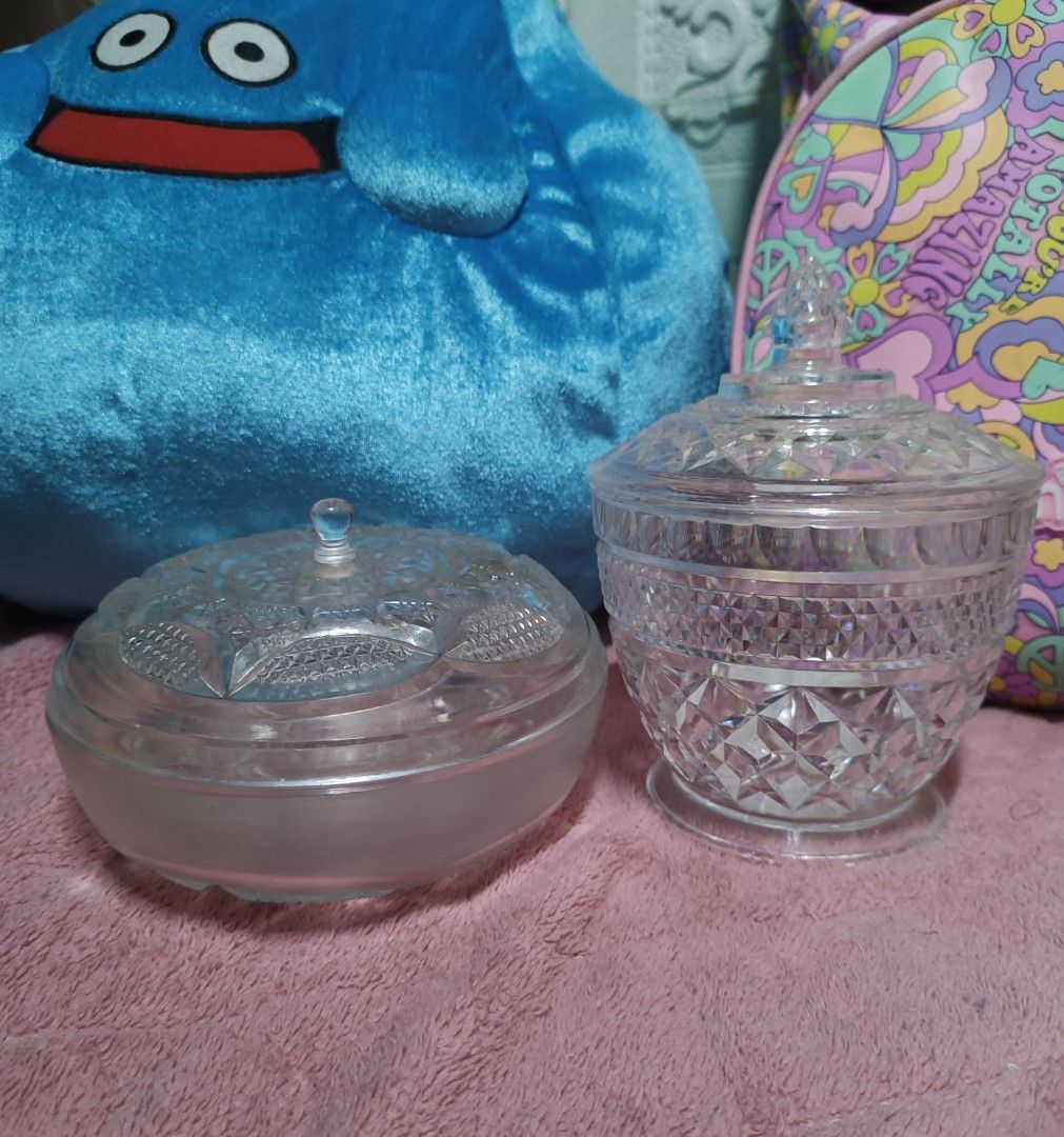 CLEAR ACRYLIC CANDY JAR (Category: Other Kitchenware & Tableware) located in Pasay City. Submitted by ynamariie (Listing ID 1254645867, Image 1). Description: .