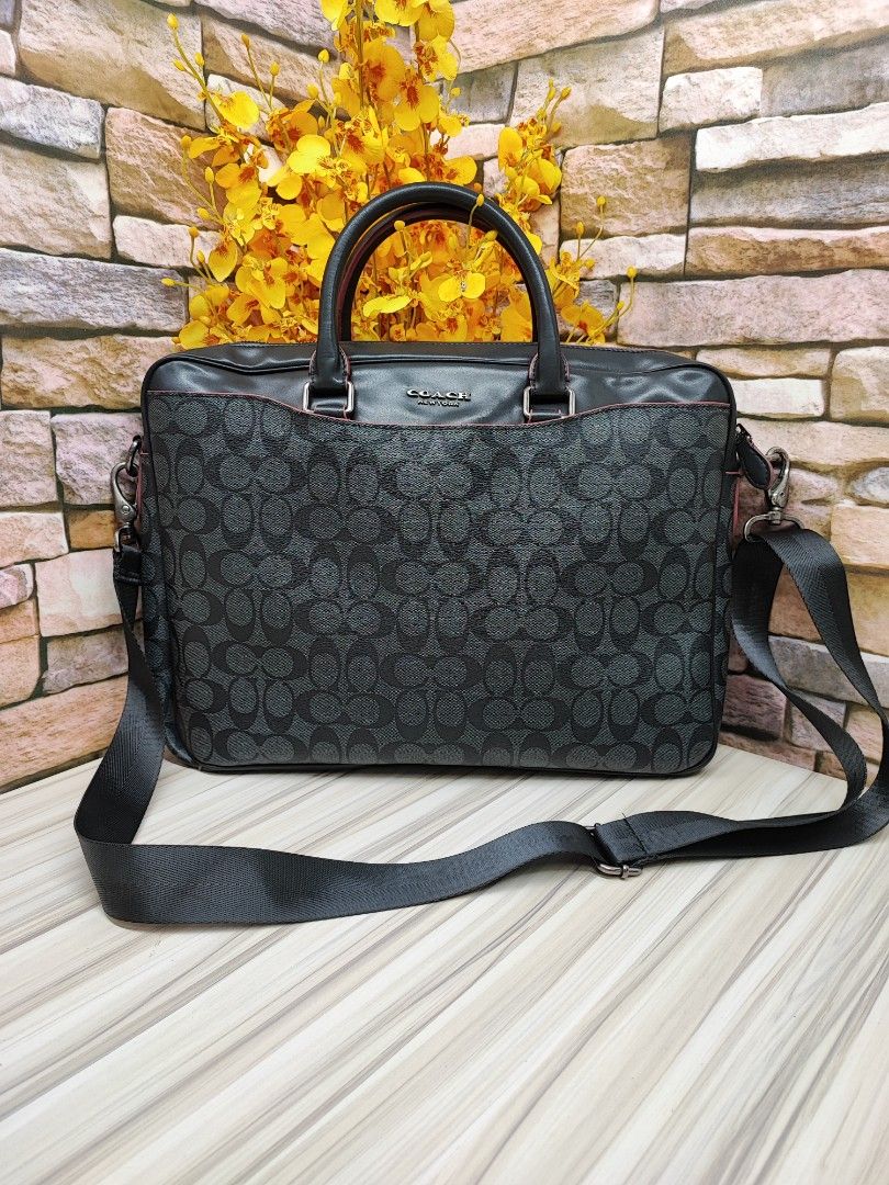 Beckett slim brief in signature sale leather