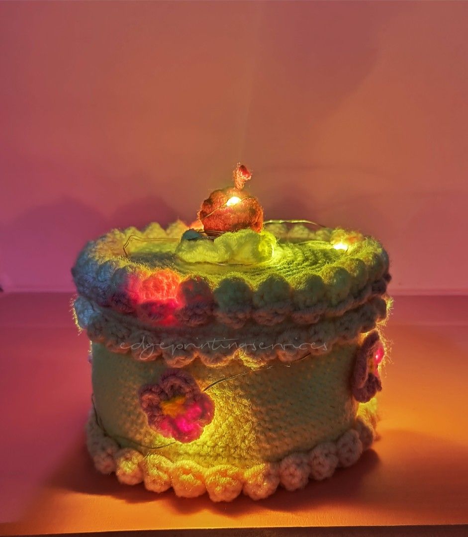 Birthday Cake amigurumi pattern - Amigurumi.com