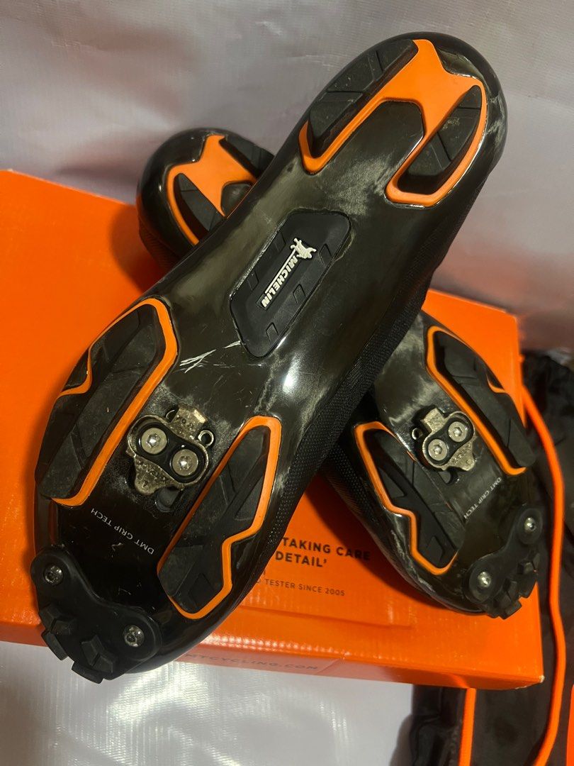 DMT KMO MTB Cycling Shoes Carbon (Category: Bicycles) located in Muntinlupa City. Submitted by wee_n_mutsi (Listing ID 1254730878, Image 3). Description: Carbon sole, BOA System with double LI2 dials. Developed in collaboration with Michelin. Size: USA 11 Used once. Wrong size. Just a small scratch at the bottom. Brand new is Php 25k. .