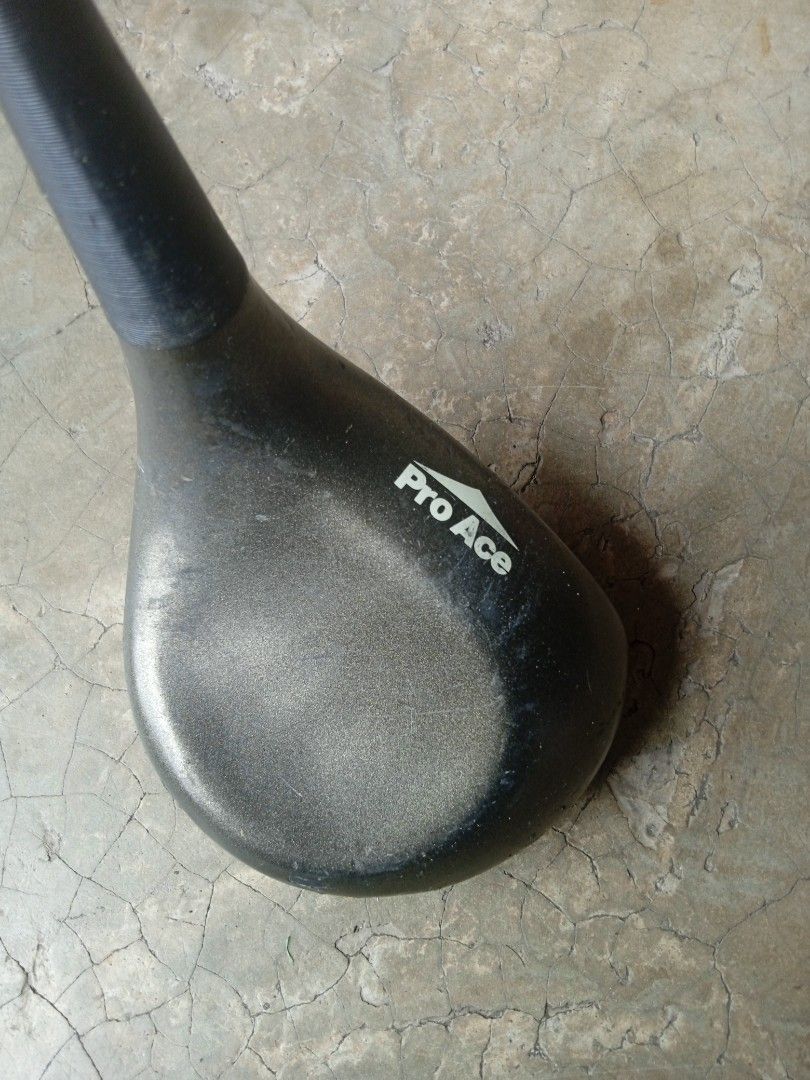Driver (Category: Other Sports Equipment and Supplies) located in Bedong. Submitted by zancxp (Listing ID 1254664982, Image 3). Description: Wood 1 utk dijual.