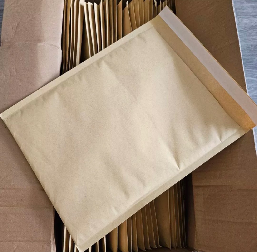 Envelope with bubble wrap, Hobbies & Toys, Stationery & Craft