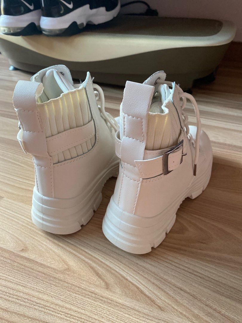 White discount female boots