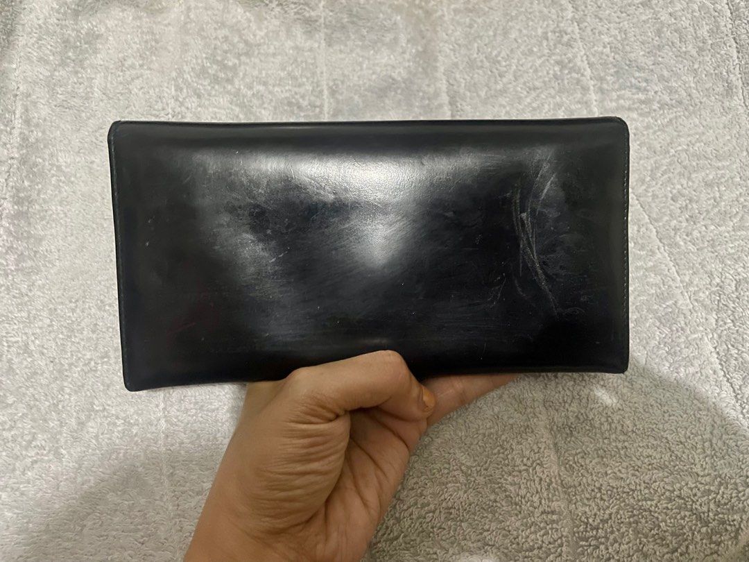FERRAGAMO long patent leather wallet (Category: Luxury Bags & Wallets) located in San Pablo. Submitted by prelovedbymistyblue (Listing ID 1254759195, Image 3). Description: Super nice Salvatorre Ferragamo patent leather long wallet. With minimal signs of use on the hardware and some scratches/ rubs on the the inner patent leather. Selling low for 2200. .