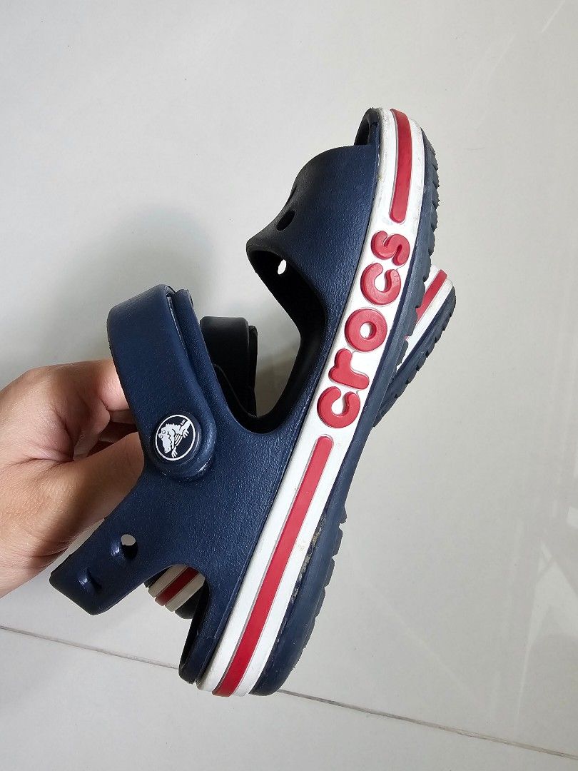 Crocs free 2025 delivery