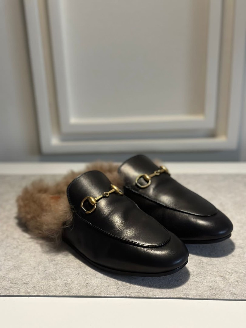 Gucci fur mule online
