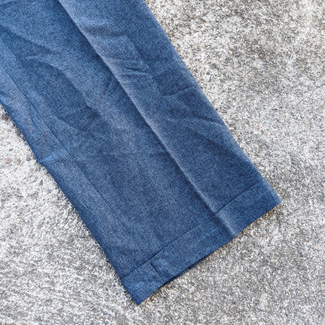 Hale Navy Baggy Trousers (Category: Trousers) located in General Santos City (Dadiangas). Submitted by yuungs (Listing ID 1254727753, Image 3). Description: length 36.5 waist 28 leg opening 9 front rise 11 *small stains 9/10 condition ganda neto 🤩.