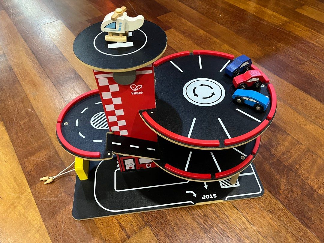 Hape park and store go