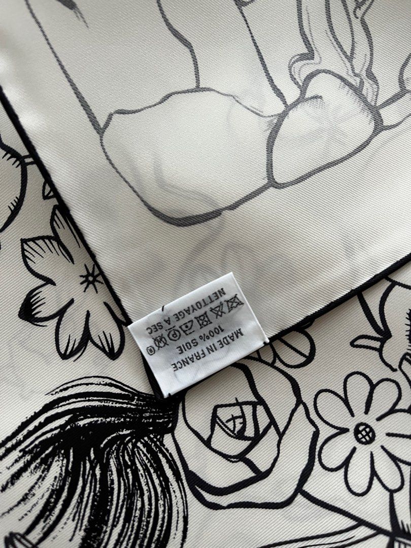 Hermes Mille et Un Lapins Parme Silk Twilly Pair – Madison Avenue Couture