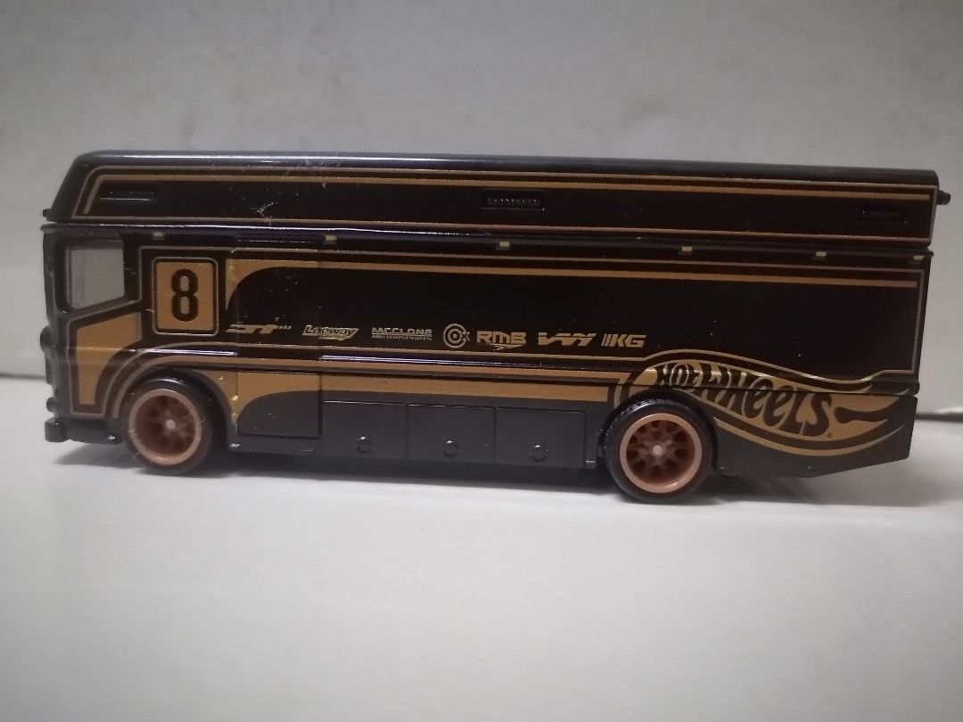 Hot Wheels 2023 Track Day Collector Set Euro Hauler Black