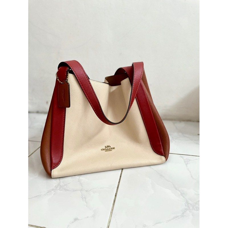 Hadley hobo in colorblock top