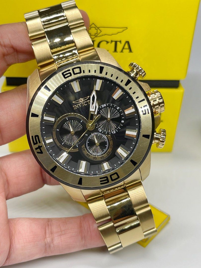 Invicta 22590 top
