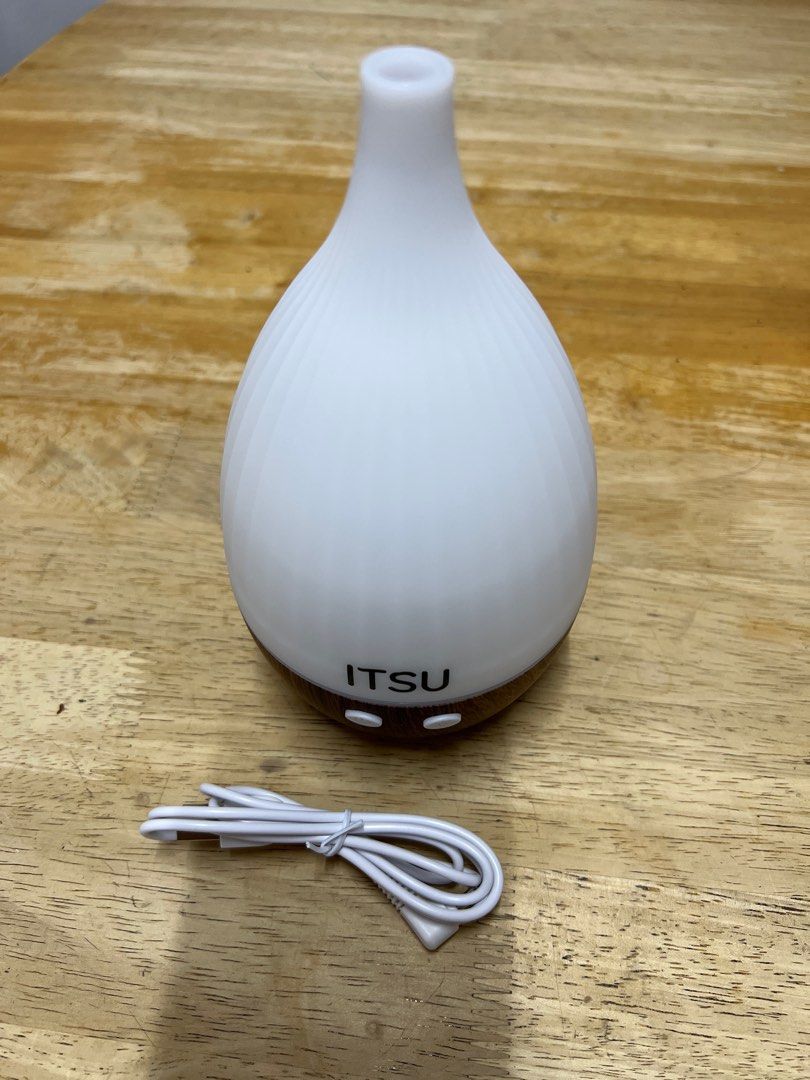 ITSU DIFFUSER (Category: Fragrance & Deodorants) located in Hutan Melintang. Submitted by knn__ (Listing ID 1254677478, Image 2). Description: Original Price ： Rm98❌ Now ： Rm50.