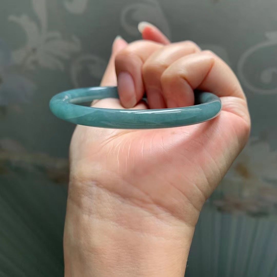 Expensive jade bangle hot sale