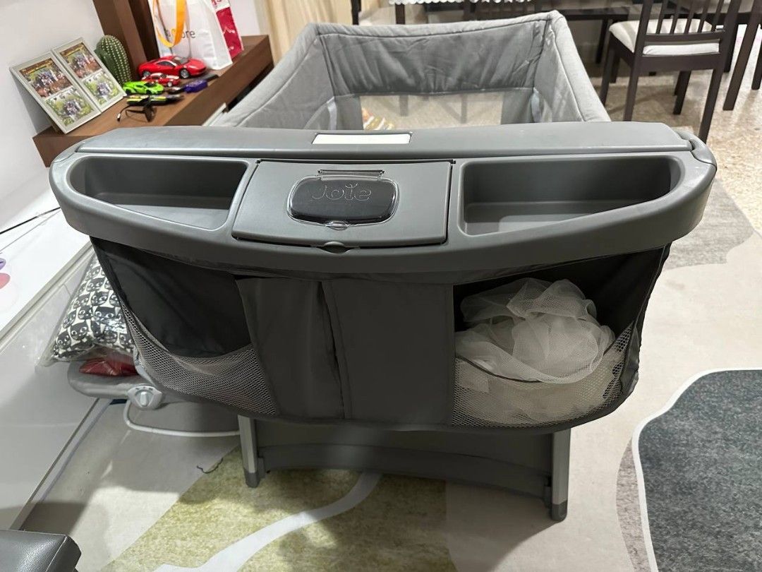 Joie illusion outlet travel cot