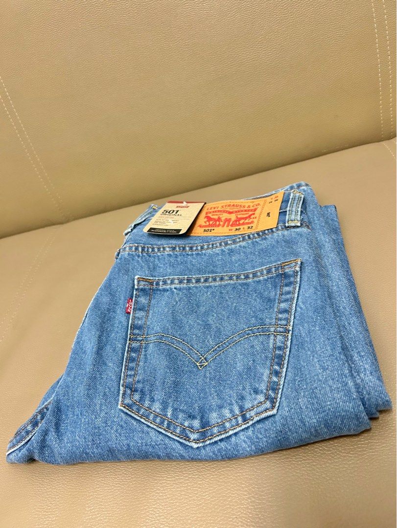 Men s Blue Levi 501 Button Fly Jeans Good Condition (SEE NOTES)