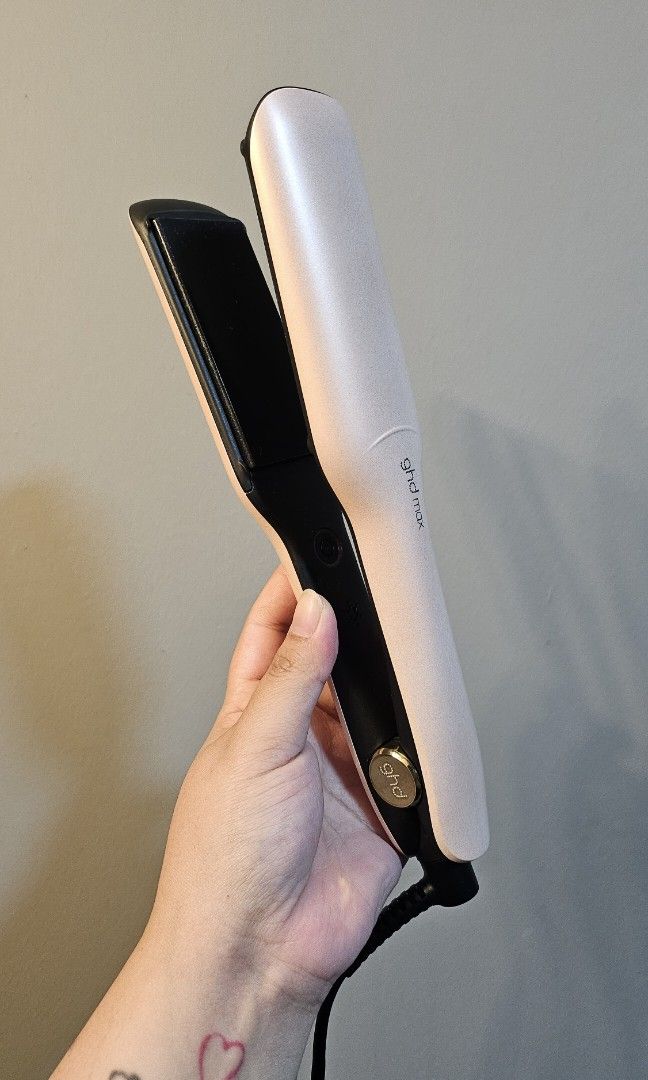 Like New GHD Hair Straightener Max Professional Wide Plate Styler