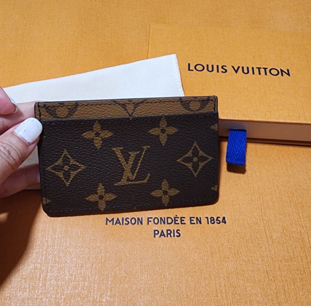 Louis Vuitton Monogram Reverse Card Holder, Women's Fashion, Bags &  Wallets, Wallets & Card holders on Carousell