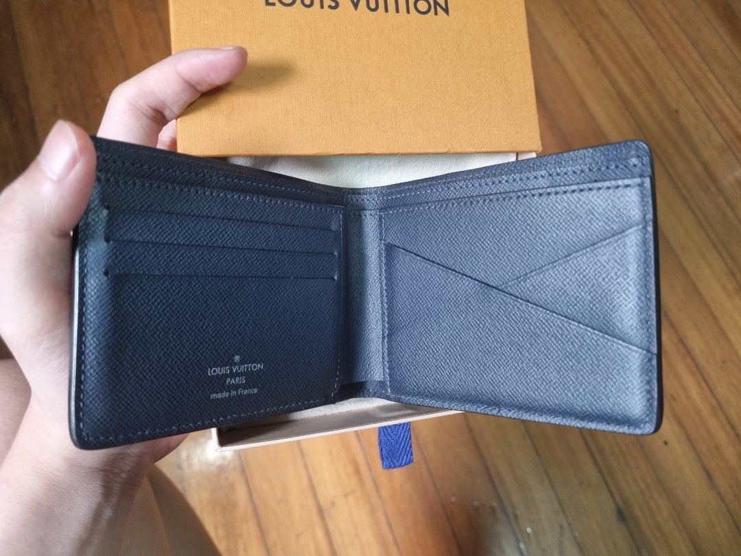 Louis Vuitton Green Epi Leather Borneo Men's Bifold Wallet Slender Multiple  403lv527