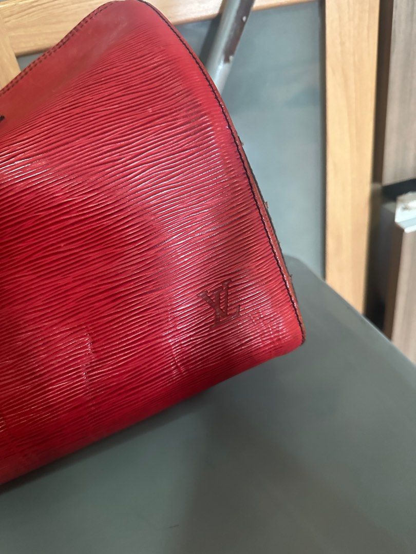 Louis Vuitton speedy epi (Category: Luxury Bags & Wallets) located in Manila. Submitted by shopelisse (Listing ID 1254640751, Image 2). Description: .