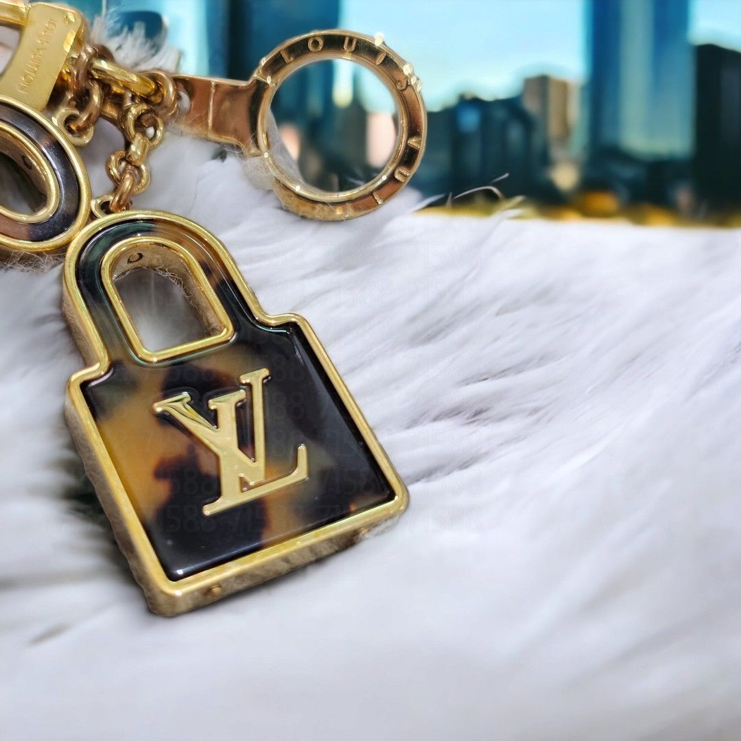 Louis Vuitton, Accessories, Louis Vuitton Monogram Keychain Wallet  Authentic Euc Rare