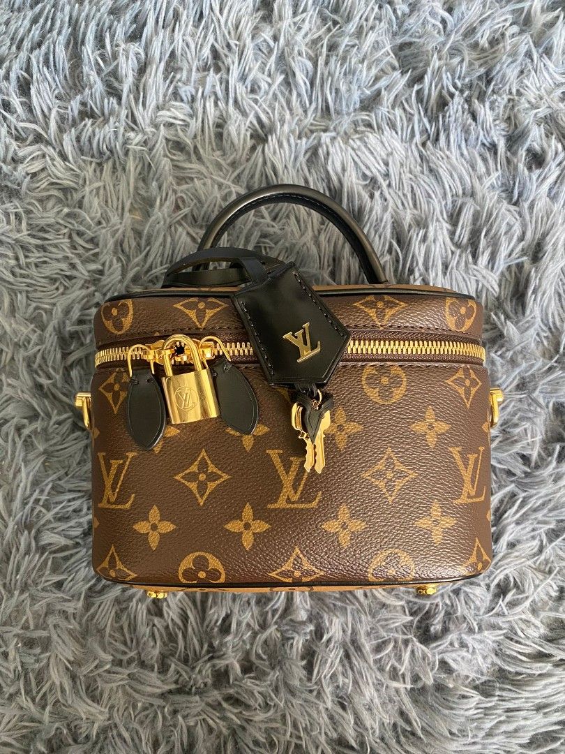 Louis Vuitton Reverse Monogram Vanity PM Review + Plus Size Mod Shots! 