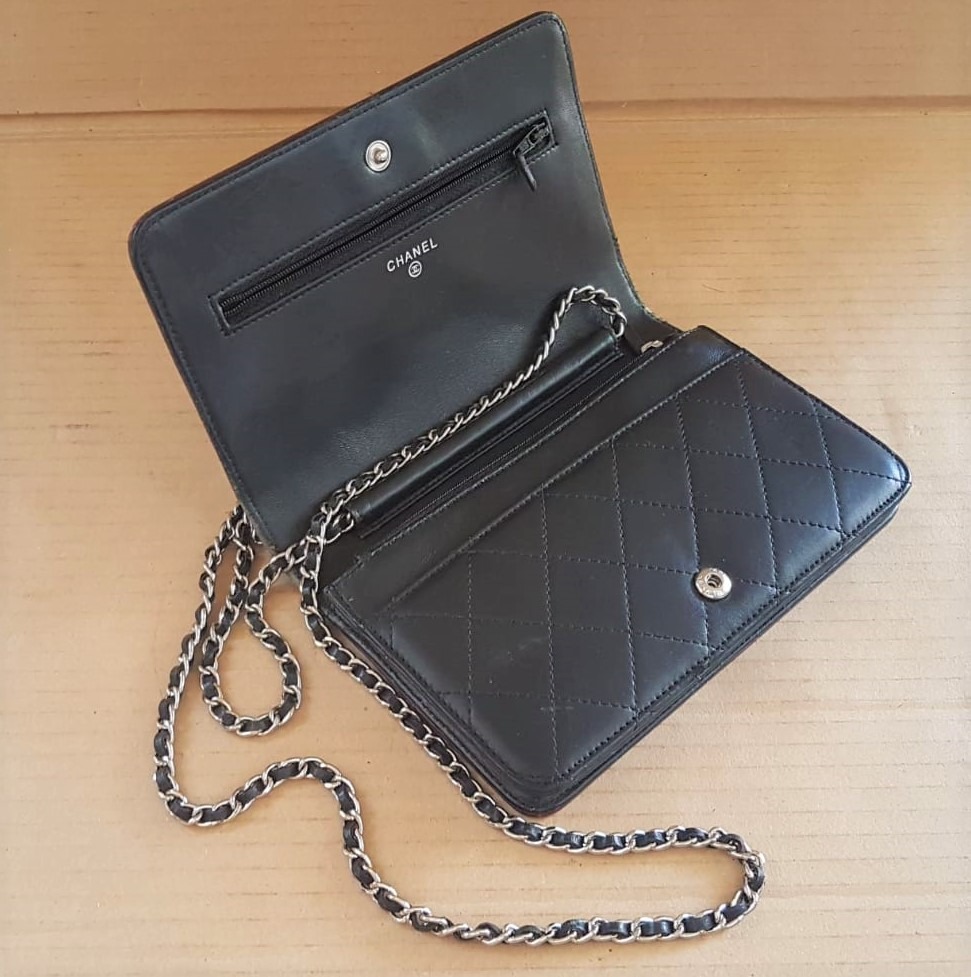 Vintage Chanel Bag, Luxury Chanel Classic Wallet on Chain, Made in France,  Product Code 22180370, Art décor Black WOC, Cult Street Fashion, In-Vogue Chanel  Bag, Model, Movie Star, Catwalk, Runway, Wear on