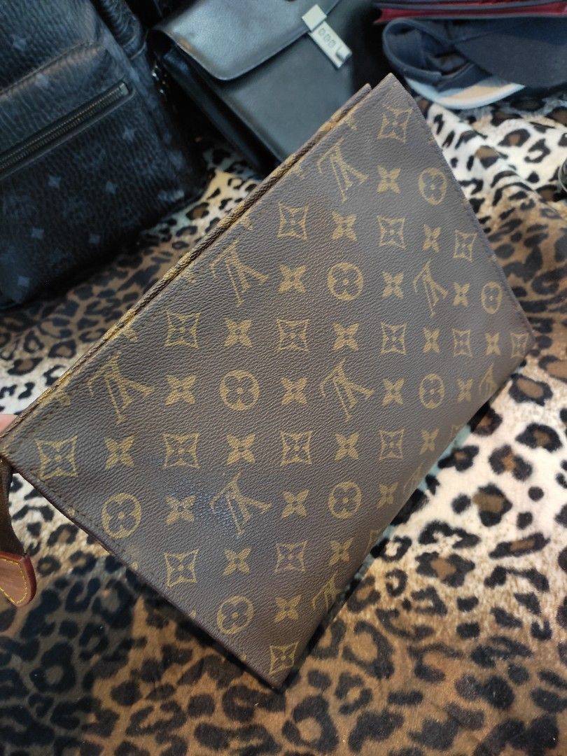 Lv sales bags clutch