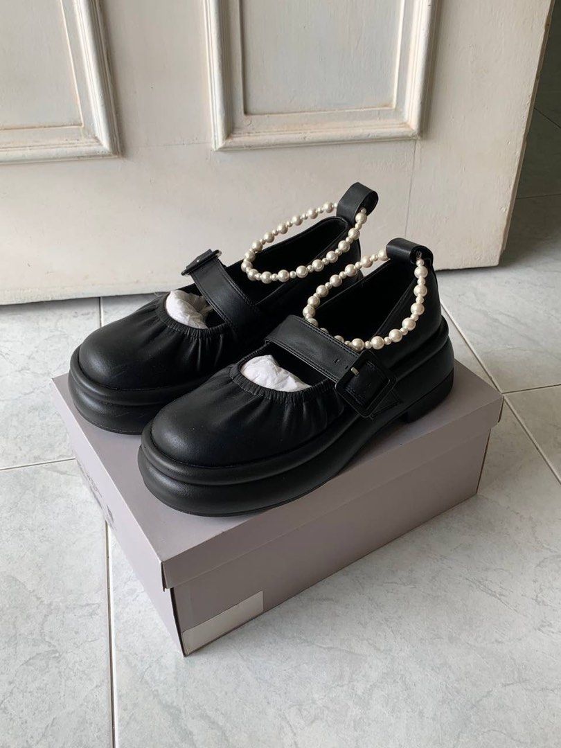 Mary Janes Flats Women s Fashion Footwear Flats on Carousell
