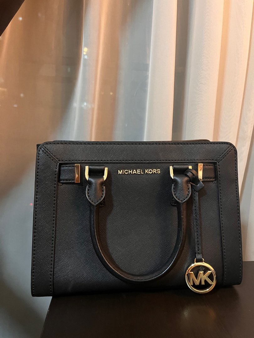 Michael kors black and gold cheap bag