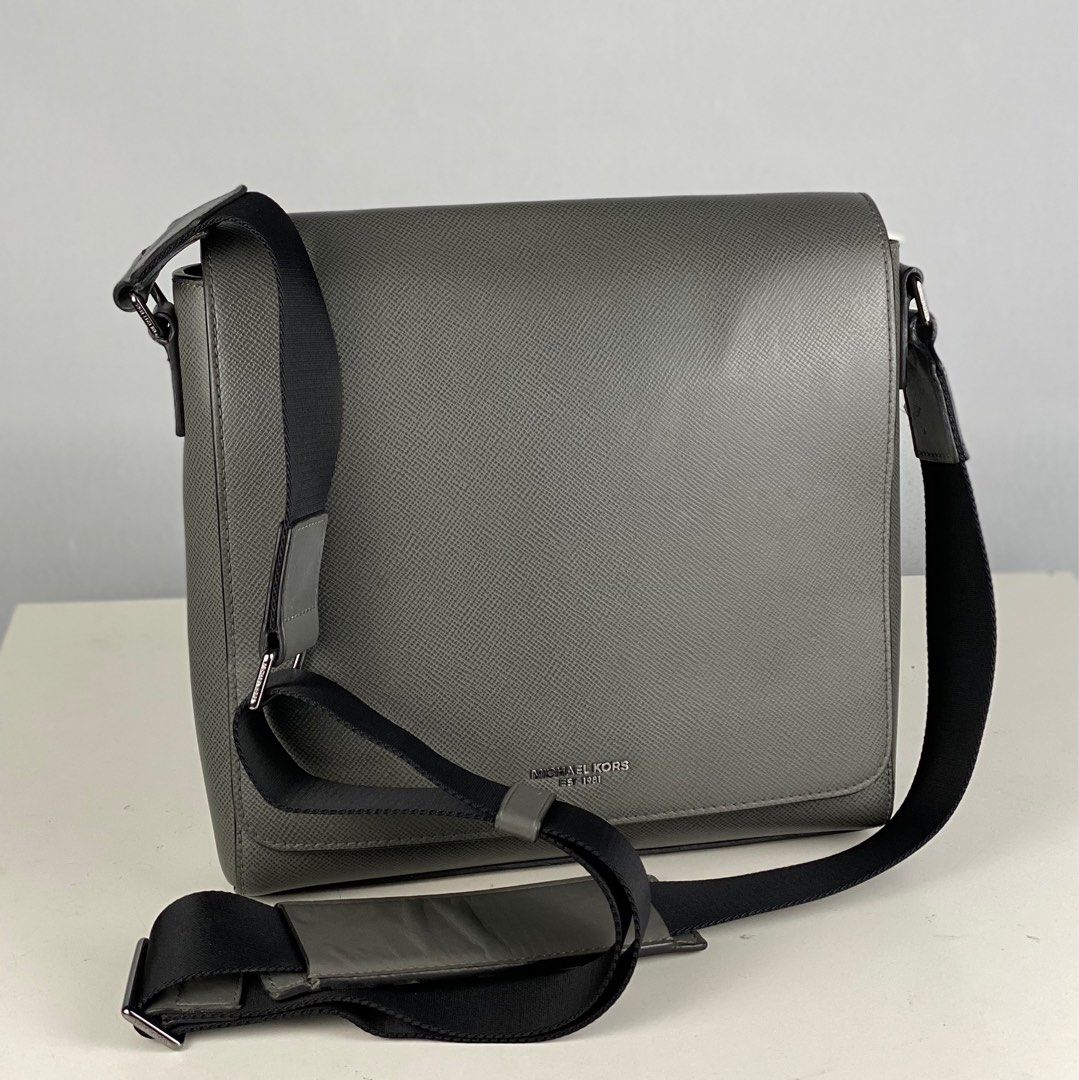 Michael Kors Harrison Medium Leather Messenger Bag