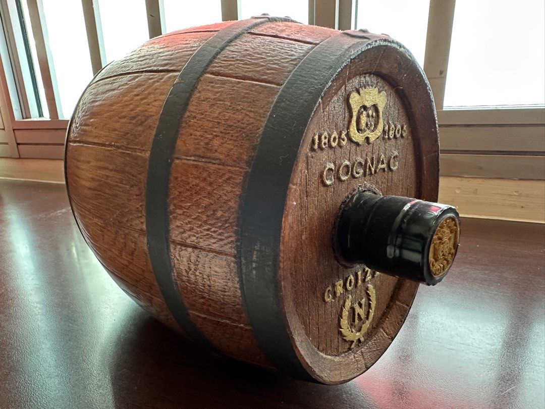 Napoleon Cognac croizet 1805 wine barrel, TV & Home Appliances, Kitchen