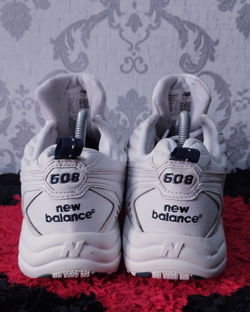 New Balance 608