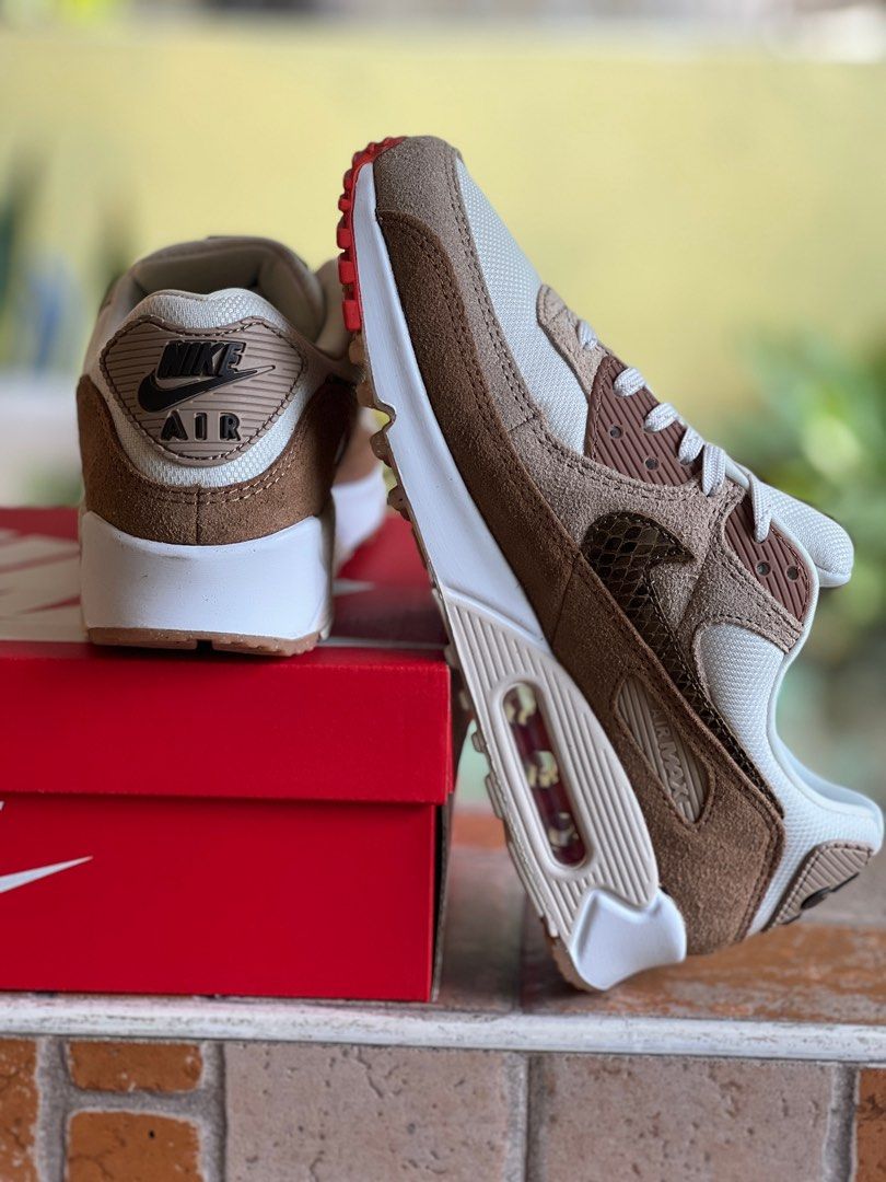 https://www.carousell.ph/p/nike-air-max-90-amd-us-women-sizes-6-6-5-7-7-5-8-8-5-and-9-1254753568/