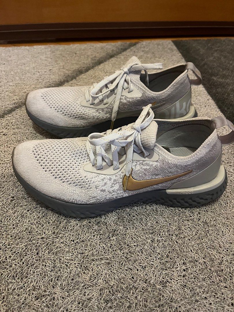 Nike epic react flyknit top metallic premium