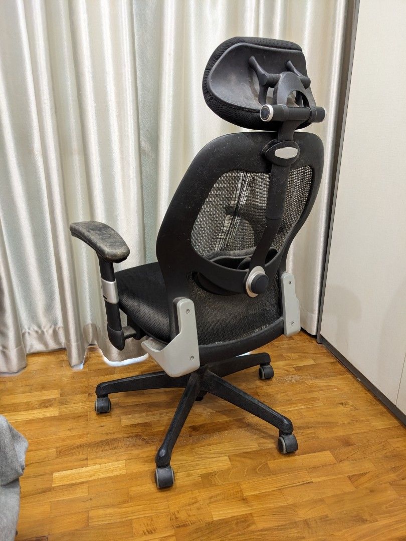 Staples aero plus deals fabric ergonomic office chair