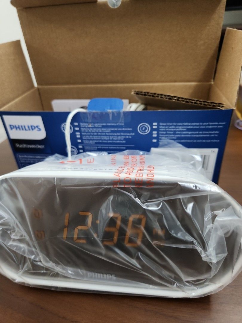 Philips Clock Radio Alarm AJ2000, Everything Else on Carousell