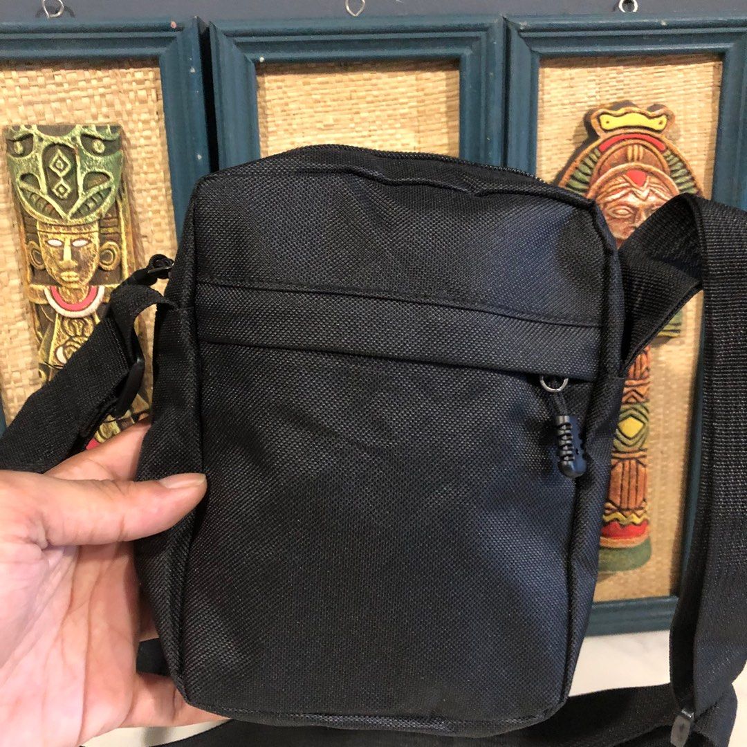 Plain store sling bag