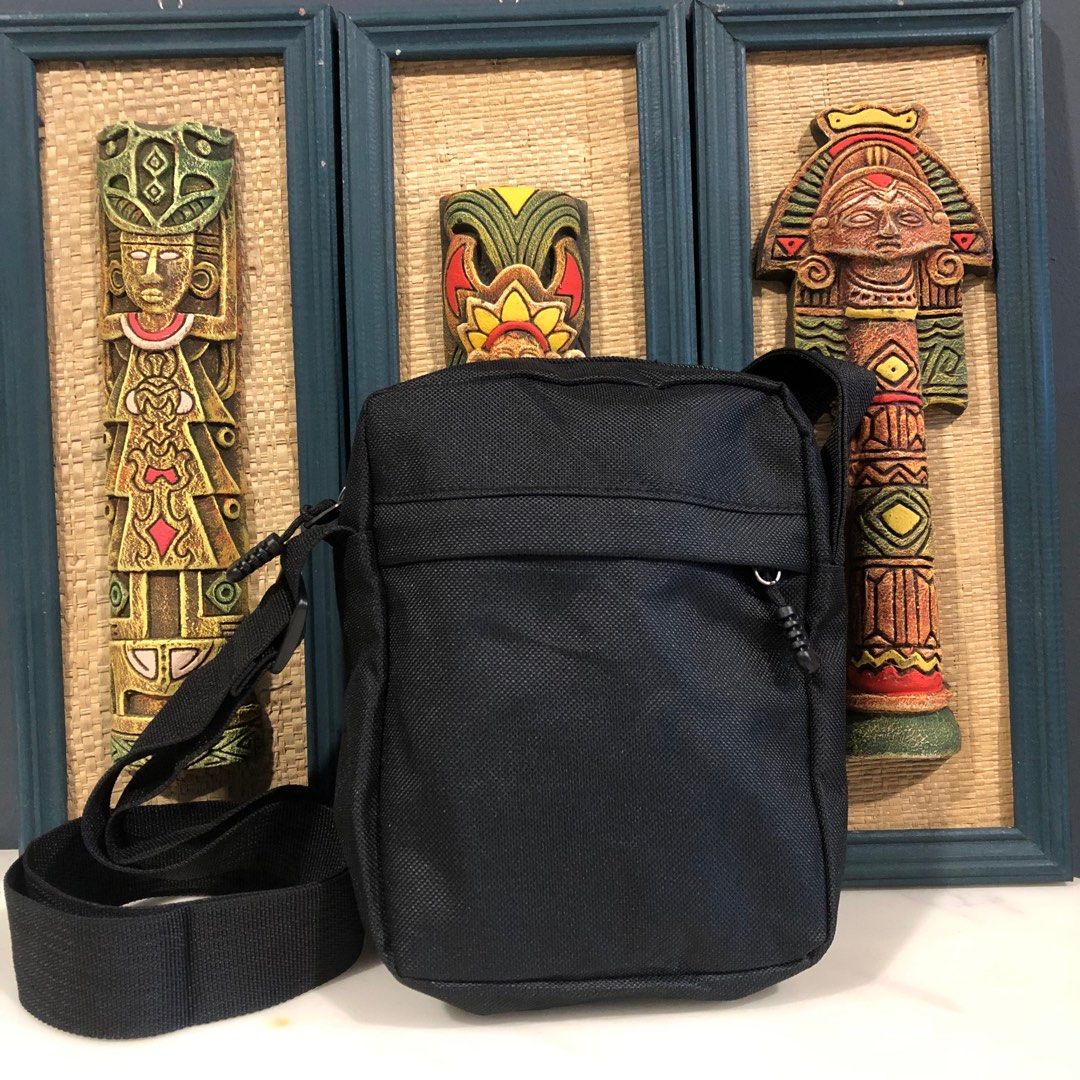 Plain shop sling bag