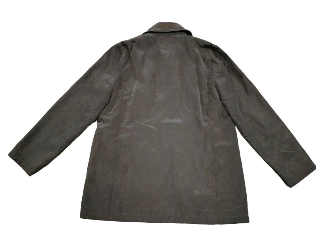Prada Button Jacket (Category: Coats, Jackets and Outerwear) located in Kota Bharu. Submitted by aunibundle (Listing ID 1254806501, Image 2). Description: Condition 8/10 All Details Refer Photo Any Questions DM me.
