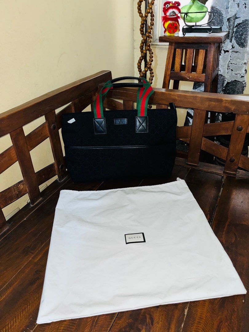 Pre-Loved Bags (Category: Luxury Bags & Wallets) located in Makati City. Submitted by mike.bewer (Listing ID 1254809661, Image 2). Description: For Sale: Gucci Black Tote Bag with dustbag - P4,000 LV Neverful Damier Ebene - P3,500 (SOLD) LV Mono Banana - P3,500 (SOLD) LV Monogram Artsy - P4,500 (SOLD) Chanel - P1,500 All bags came from Japan. 😎 Selling for my wife. .