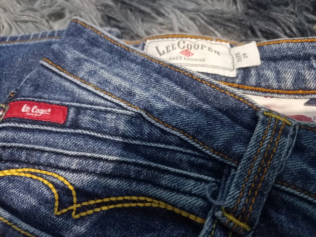 Preloved pants for men (Category: Jeans) located in Santa Rosa. Submitted by missleopardyshop (Listing ID 1254747787, Image 3). Description: Preloved Lee cooper pants both for 300 buy nyo na po size 28 to 30.