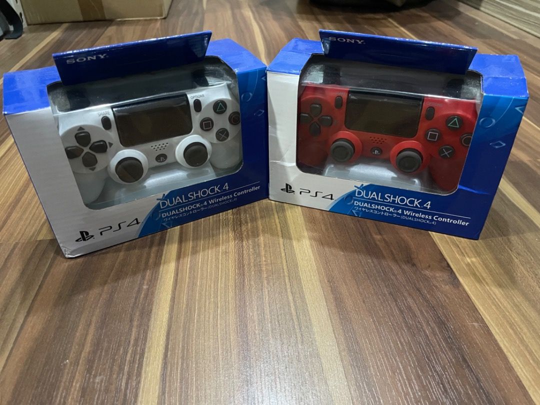 PS4 OEM DualShock Controller, Video Gaming, Video Game Consoles, PlayStation  on Carousell