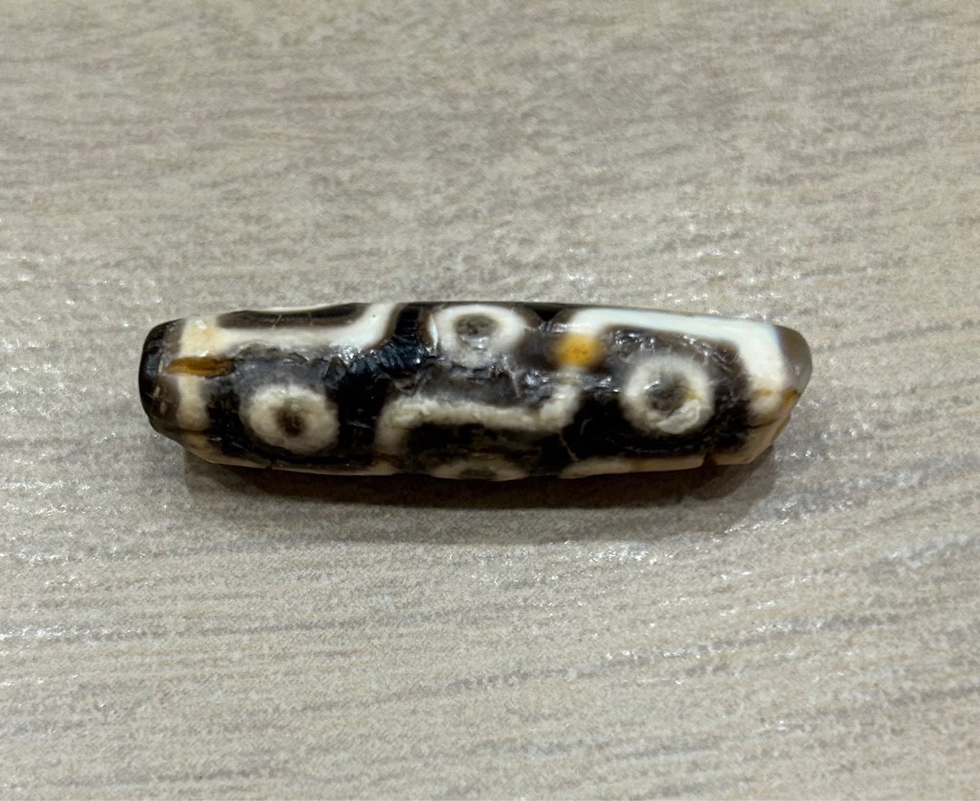 Rare unique Nine Eyed symbol 💯aged Dzi bead 稀有特殊藏传💯 至纯 