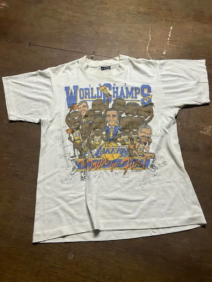 Los Angeles LA Lakers T Shirt 1987 World Champ Caricature Vintage NBA Size M