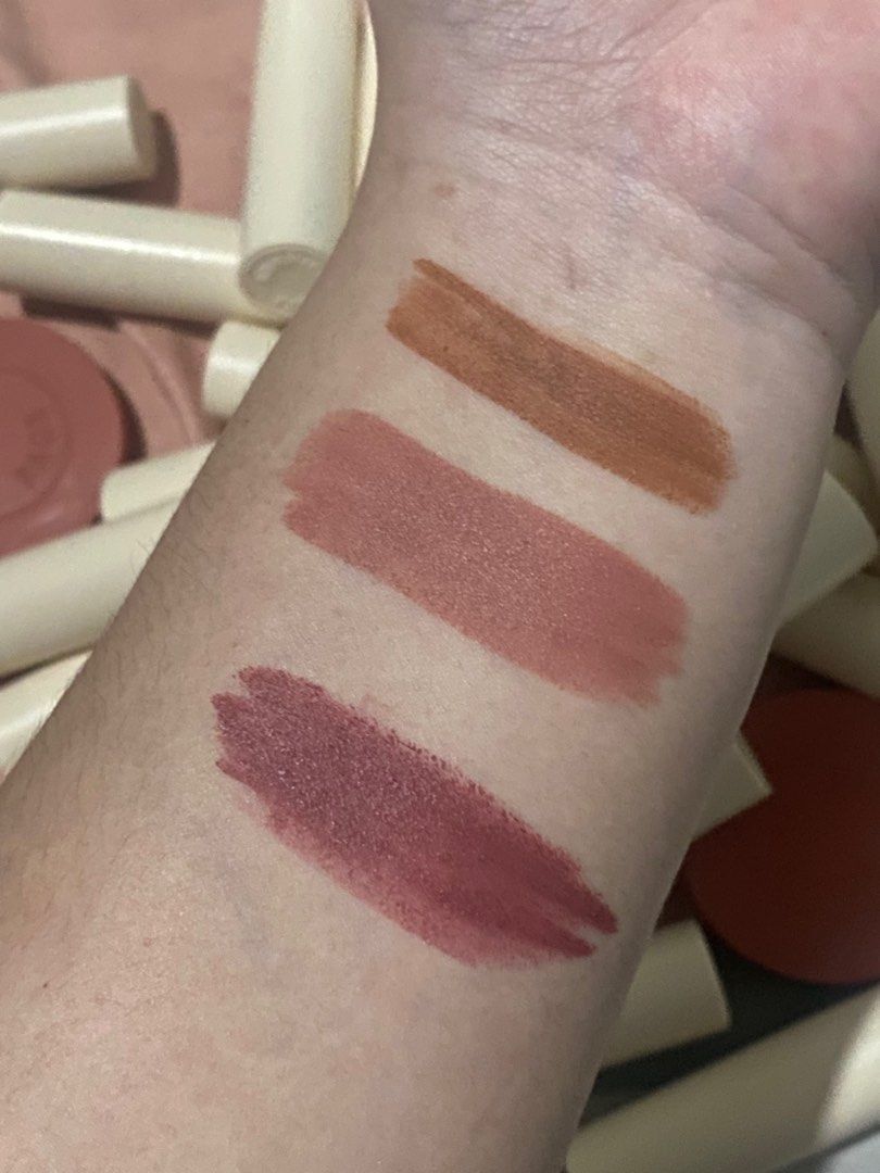 [RESTOCKED] BRANDNEW SUNNIES FACE FLUFFMATTE (Category: Makeup) located in Manila. Submitted by kwiink (Listing ID 1254786134, Image 3). Description: ‼️ STAY TUNED MGA SIS, MAG RERESTICK ULIT TAYO ‼️ ‼️Discounted price: 300 for 3 lippies‼️ Available shades Casual: sold out Baby spice: sold out 143: sold out Important note: Box and paper bag not included.