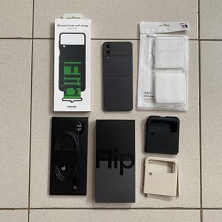 Samsung Z Flip 4 256GB graphite black phone WITH original ringke case phone cases